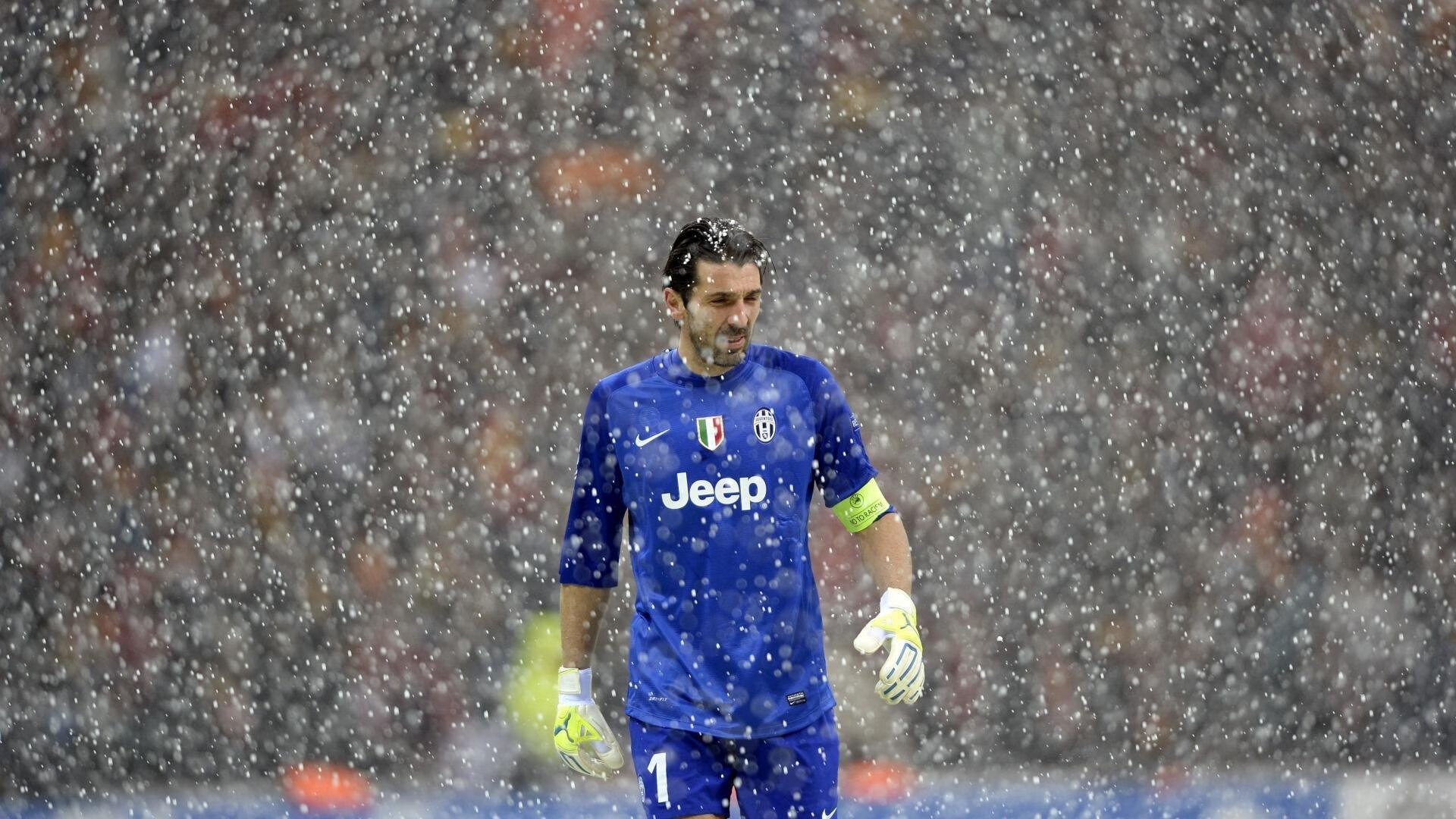 开云下载-中国足球青训项目加强家长陪伴式足球教育,足球青训的孩子有出路吗